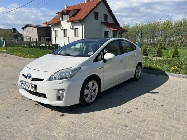 Білий Тойота Пріус, об'ємом двигуна 1.8 л та пробігом 195 тис. км за 12300 $, фото 1 на Automoto.ua