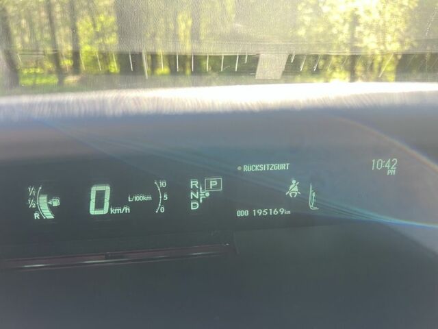 Білий Тойота Пріус, об'ємом двигуна 1.8 л та пробігом 195 тис. км за 12300 $, фото 13 на Automoto.ua