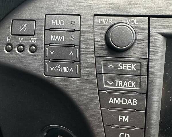 Белый Тойота Приус, объемом двигателя 1.8 л и пробегом 293 тыс. км за 10950 $, фото 27 на Automoto.ua