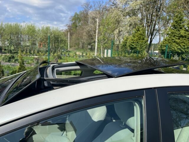 Білий Тойота Пріус, об'ємом двигуна 1.8 л та пробігом 195 тис. км за 12300 $, фото 23 на Automoto.ua