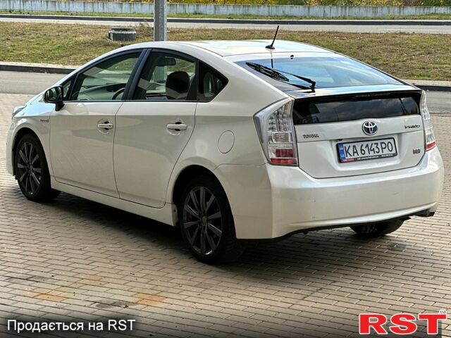 Білий Тойота Пріус, об'ємом двигуна 1.8 л та пробігом 293 тис. км за 10750 $, фото 4 на Automoto.ua