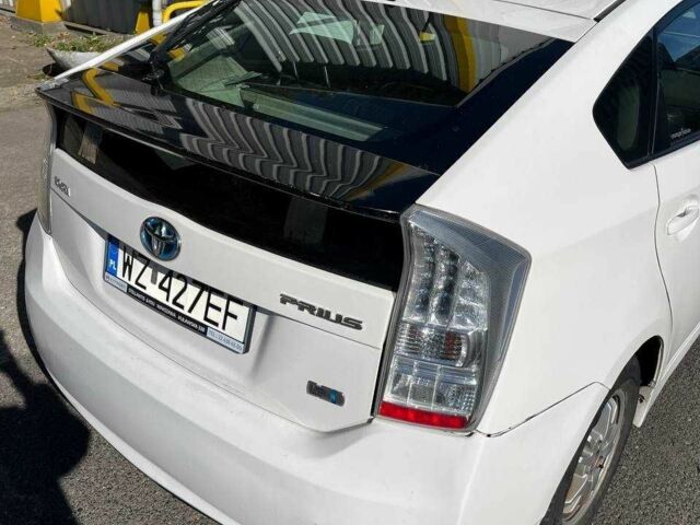 Білий Тойота Пріус, об'ємом двигуна 1.8 л та пробігом 380 тис. км за 9035 $, фото 2 на Automoto.ua