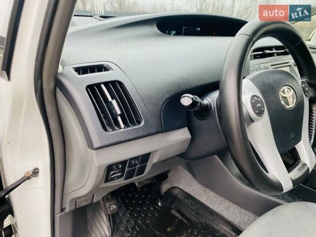 Білий Тойота Пріус, об'ємом двигуна 1.8 л та пробігом 221 тис. км за 8900 $, фото 26 на Automoto.ua