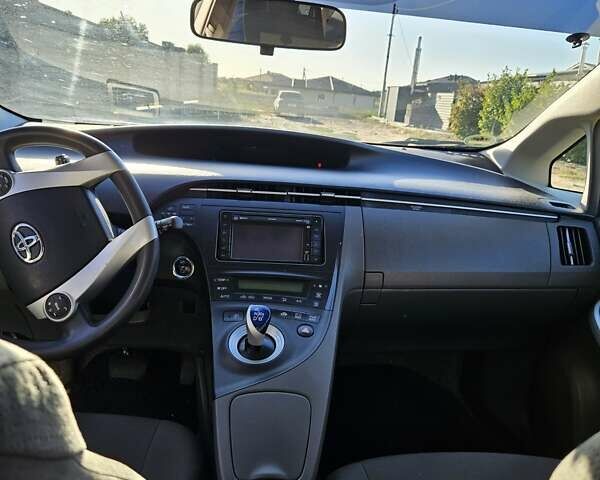Белый Тойота Приус, объемом двигателя 1.8 л и пробегом 260 тыс. км за 9900 $, фото 11 на Automoto.ua