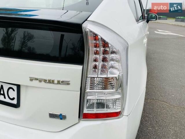 Білий Тойота Пріус, об'ємом двигуна 1.8 л та пробігом 221 тис. км за 8800 $, фото 17 на Automoto.ua