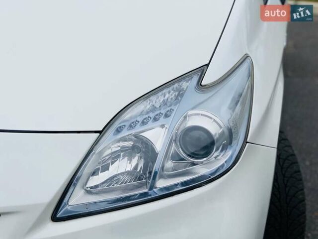 Білий Тойота Пріус, об'ємом двигуна 1.8 л та пробігом 221 тис. км за 8800 $, фото 23 на Automoto.ua