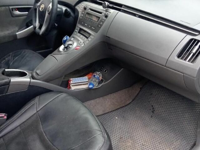 Белый Тойота Приус, объемом двигателя 0 л и пробегом 450 тыс. км за 5000 $, фото 5 на Automoto.ua