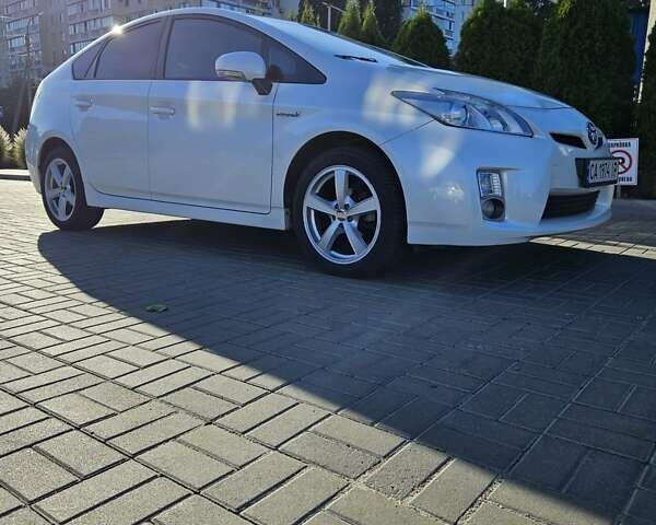 Белый Тойота Приус, объемом двигателя 1.8 л и пробегом 260 тыс. км за 9900 $, фото 2 на Automoto.ua
