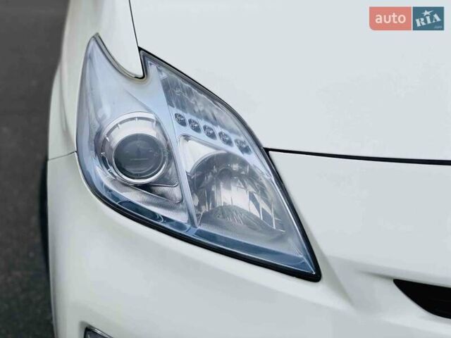 Білий Тойота Пріус, об'ємом двигуна 1.8 л та пробігом 221 тис. км за 8900 $, фото 21 на Automoto.ua