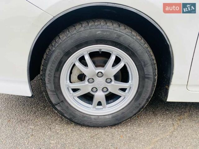 Білий Тойота Пріус, об'ємом двигуна 1.8 л та пробігом 221 тис. км за 8900 $, фото 37 на Automoto.ua