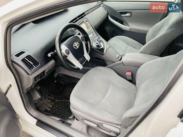Білий Тойота Пріус, об'ємом двигуна 1.8 л та пробігом 221 тис. км за 8900 $, фото 25 на Automoto.ua