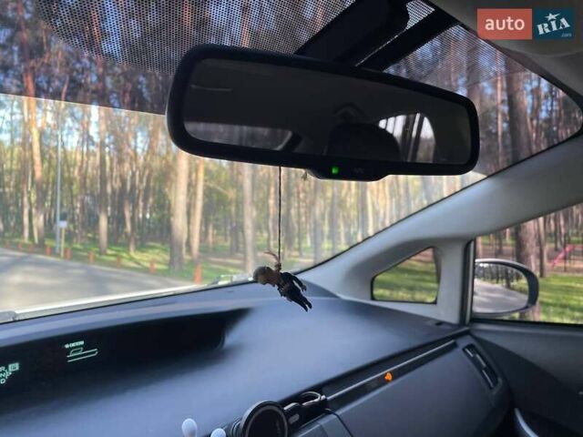 Белый Тойота Приус, объемом двигателя 1.8 л и пробегом 283 тыс. км за 11200 $, фото 16 на Automoto.ua