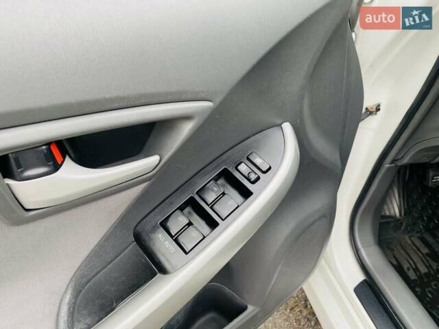 Білий Тойота Пріус, об'ємом двигуна 1.8 л та пробігом 221 тис. км за 8900 $, фото 24 на Automoto.ua