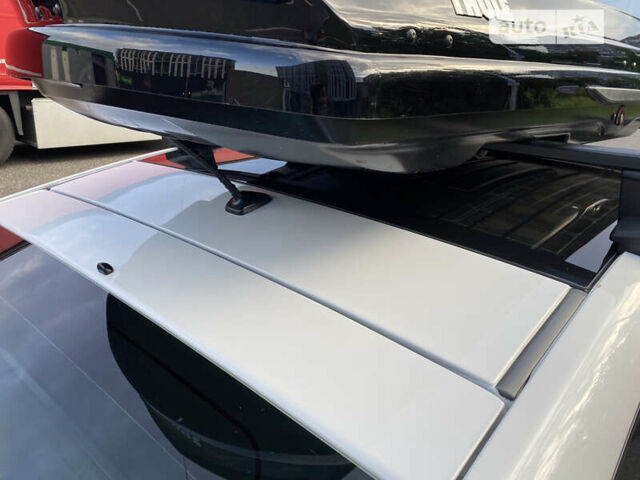 Белый Тойота Приус, объемом двигателя 1.8 л и пробегом 190 тыс. км за 10800 $, фото 32 на Automoto.ua