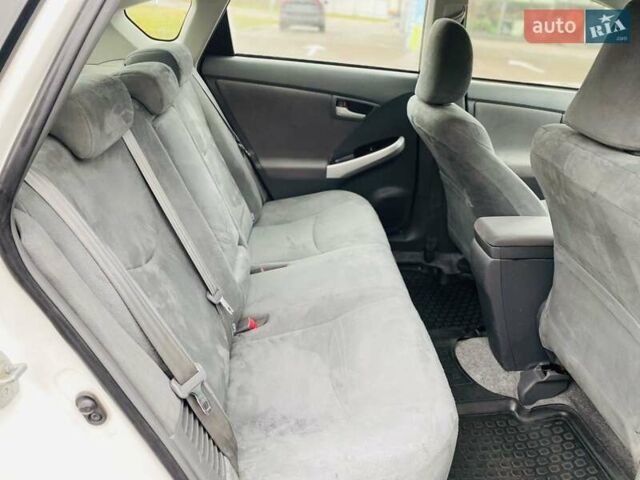 Білий Тойота Пріус, об'ємом двигуна 1.8 л та пробігом 221 тис. км за 8900 $, фото 33 на Automoto.ua