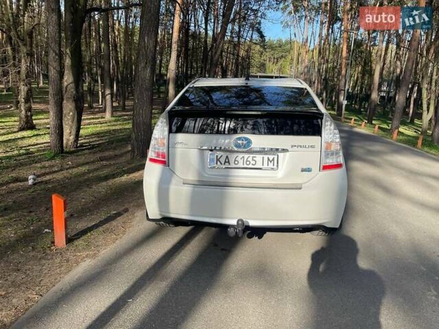Белый Тойота Приус, объемом двигателя 1.8 л и пробегом 283 тыс. км за 11200 $, фото 7 на Automoto.ua