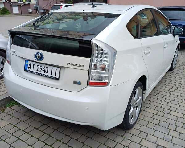 Белый Тойота Приус, объемом двигателя 1.8 л и пробегом 191 тыс. км за 11200 $, фото 10 на Automoto.ua