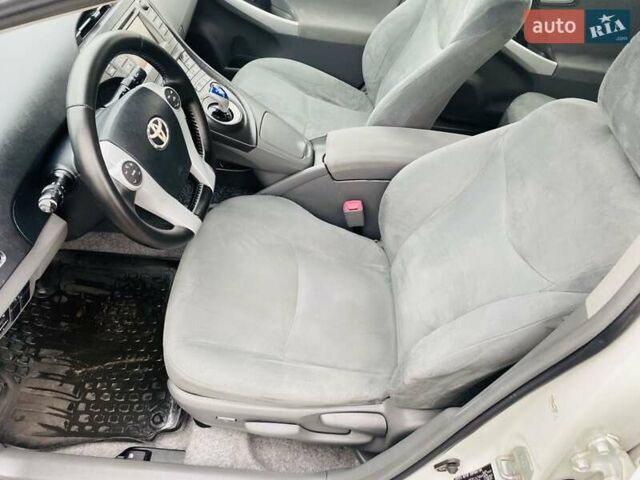 Білий Тойота Пріус, об'ємом двигуна 1.8 л та пробігом 221 тис. км за 8600 $, фото 34 на Automoto.ua