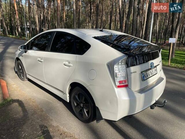 Белый Тойота Приус, объемом двигателя 1.8 л и пробегом 283 тыс. км за 11200 $, фото 3 на Automoto.ua