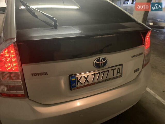 Белый Тойота Приус, объемом двигателя 1.8 л и пробегом 181 тыс. км за 10500 $, фото 14 на Automoto.ua