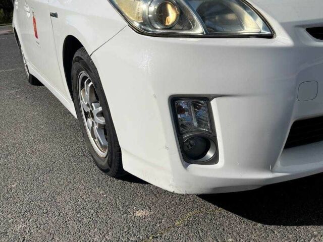 Білий Тойота Пріус, об'ємом двигуна 1.8 л та пробігом 380 тис. км за 9035 $, фото 7 на Automoto.ua