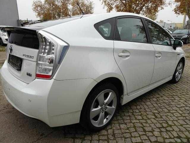 Белый Тойота Приус, объемом двигателя 1.8 л и пробегом 139 тыс. км за 8600 $, фото 4 на Automoto.ua