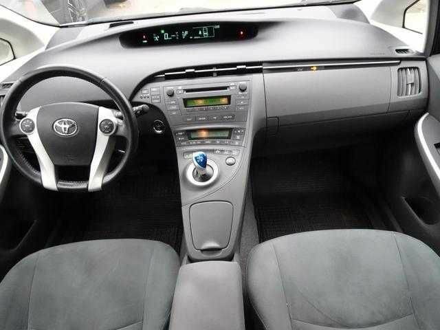 Белый Тойота Приус, объемом двигателя 1.8 л и пробегом 139 тыс. км за 8600 $, фото 10 на Automoto.ua