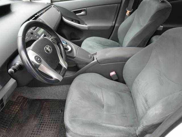 Белый Тойота Приус, объемом двигателя 1.8 л и пробегом 139 тыс. км за 8600 $, фото 8 на Automoto.ua