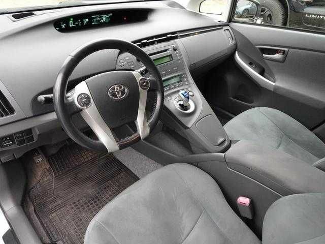 Белый Тойота Приус, объемом двигателя 1.8 л и пробегом 139 тыс. км за 7900 $, фото 9 на Automoto.ua