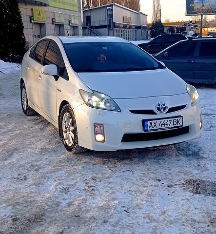 Белый Тойота Приус, объемом двигателя 1.8 л и пробегом 270 тыс. км за 10750 $, фото 12 на Automoto.ua