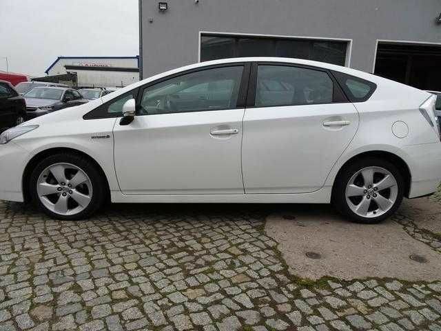 Белый Тойота Приус, объемом двигателя 1.8 л и пробегом 139 тыс. км за 8600 $, фото 7 на Automoto.ua