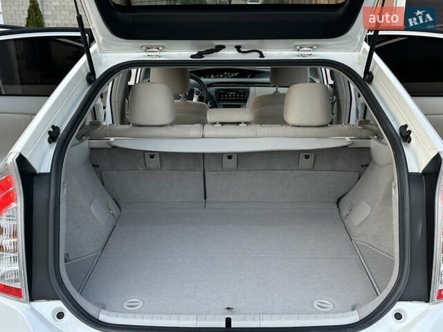 Белый Тойота Приус, объемом двигателя 1.8 л и пробегом 235 тыс. км за 11700 $, фото 45 на Automoto.ua