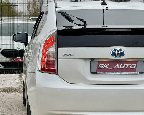 Белый Тойота Приус, объемом двигателя 1.8 л и пробегом 165 тыс. км за 12700 $, фото 89 на Automoto.ua