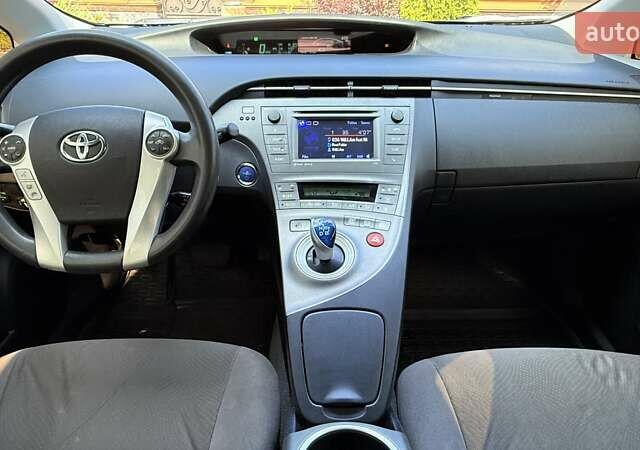 Белый Тойота Приус, объемом двигателя 1.8 л и пробегом 230 тыс. км за 10500 $, фото 88 на Automoto.ua