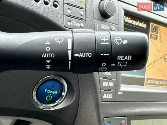 Белый Тойота Приус, объемом двигателя 1.8 л и пробегом 165 тыс. км за 12700 $, фото 44 на Automoto.ua