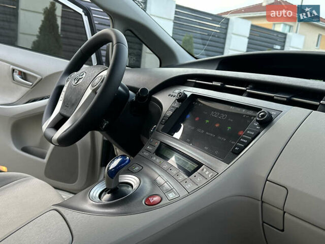 Белый Тойота Приус, объемом двигателя 1.8 л и пробегом 235 тыс. км за 11700 $, фото 42 на Automoto.ua