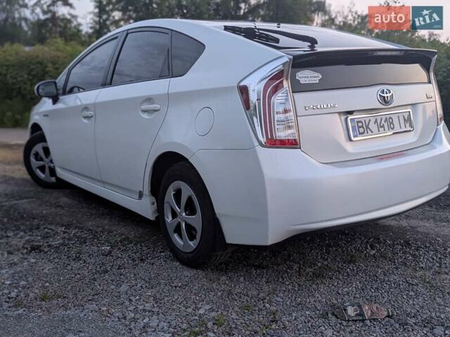 Белый Тойота Приус, объемом двигателя 1.8 л и пробегом 255 тыс. км за 11500 $, фото 4 на Automoto.ua