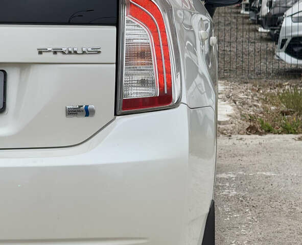 Белый Тойота Приус, объемом двигателя 1.8 л и пробегом 165 тыс. км за 12700 $, фото 84 на Automoto.ua