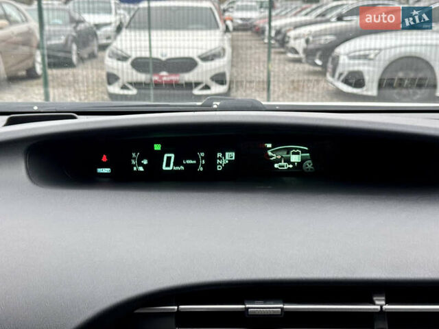 Белый Тойота Приус, объемом двигателя 1.8 л и пробегом 165 тыс. км за 12700 $, фото 37 на Automoto.ua
