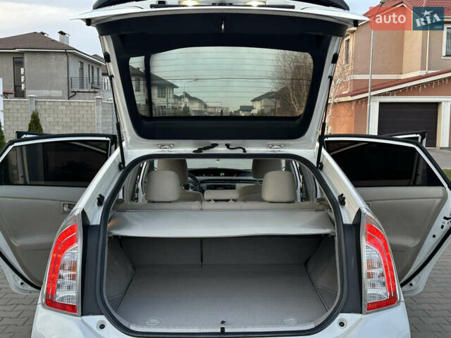 Белый Тойота Приус, объемом двигателя 1.8 л и пробегом 235 тыс. км за 11700 $, фото 48 на Automoto.ua