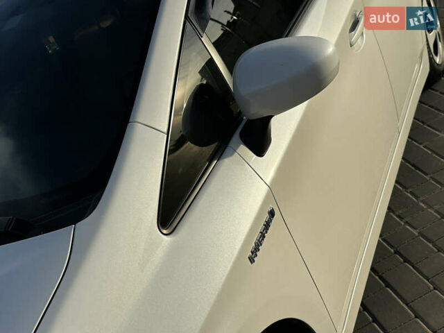 Белый Тойота Приус, объемом двигателя 1.8 л и пробегом 235 тыс. км за 11700 $, фото 12 на Automoto.ua