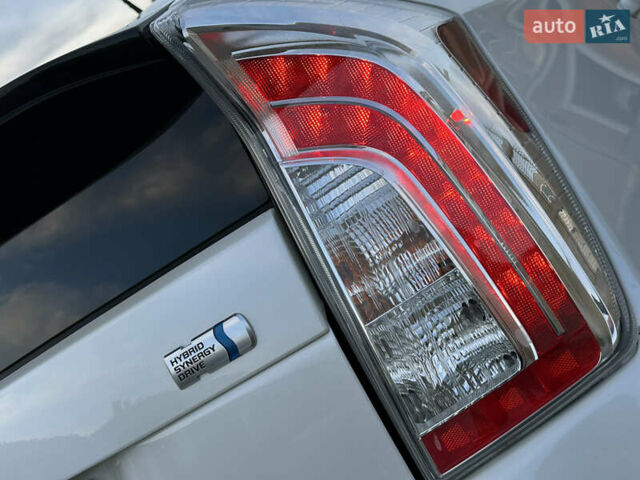 Белый Тойота Приус, объемом двигателя 1.8 л и пробегом 235 тыс. км за 11700 $, фото 30 на Automoto.ua