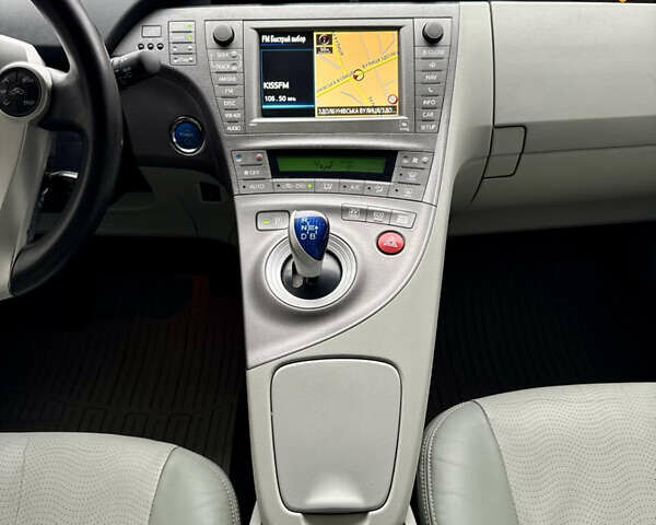 Белый Тойота Приус, объемом двигателя 1.8 л и пробегом 165 тыс. км за 12700 $, фото 34 на Automoto.ua