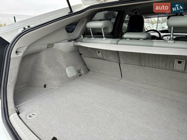 Белый Тойота Приус, объемом двигателя 1.8 л и пробегом 165 тыс. км за 12800 $, фото 57 на Automoto.ua