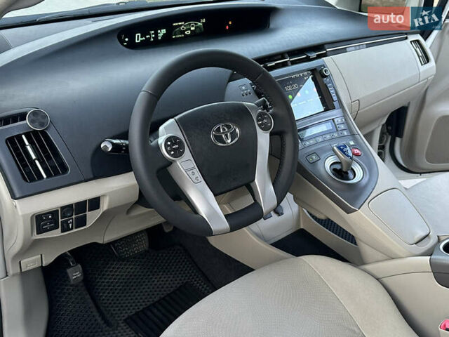 Белый Тойота Приус, объемом двигателя 1.8 л и пробегом 235 тыс. км за 11700 $, фото 55 на Automoto.ua