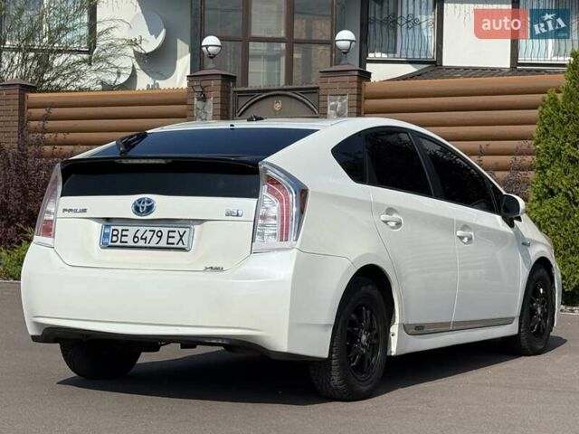 Белый Тойота Приус, объемом двигателя 1.8 л и пробегом 230 тыс. км за 10500 $, фото 45 на Automoto.ua