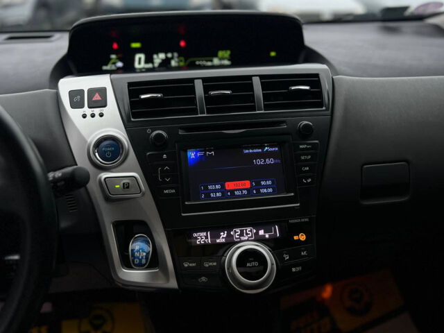 Білий Тойота Пріус, об'ємом двигуна 1.8 л та пробігом 193 тис. км за 13000 $, фото 11 на Automoto.ua