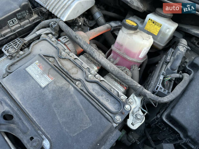 Белый Тойота Приус, объемом двигателя 1.8 л и пробегом 235 тыс. км за 11700 $, фото 64 на Automoto.ua