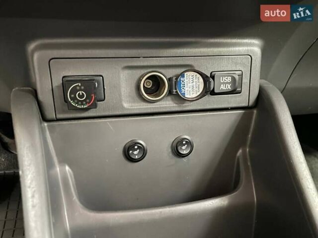 Белый Тойота Приус, объемом двигателя 1.79 л и пробегом 217 тыс. км за 10990 $, фото 32 на Automoto.ua