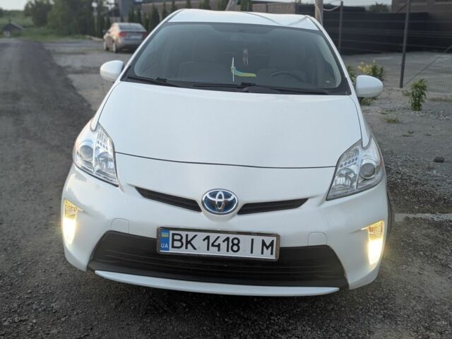 Белый Тойота Приус, объемом двигателя 1.8 л и пробегом 255 тыс. км за 11500 $, фото 1 на Automoto.ua